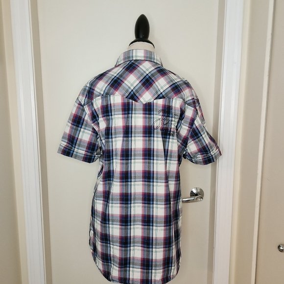 Men's Short Sleeve Plaid Buttoned Shirt - Picture 4 of 13